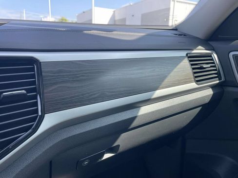 Used 2022 Volkswagen Atlas SE w/ Panoramic Sunroof Package AWD/4WD image 29