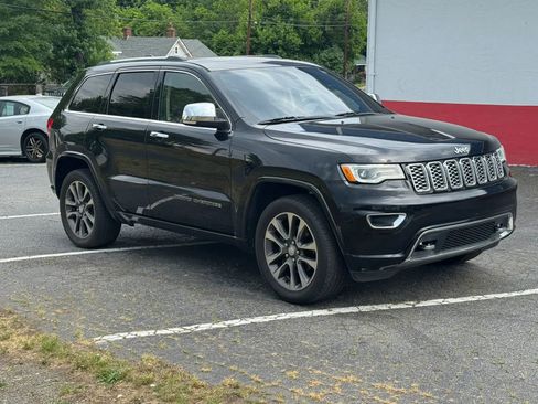 Used 2018 Jeep Grand Cherokee Overland RWD image 3