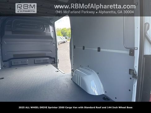 New 2025 Mercedes-Benz Sprinter 2500 image 33