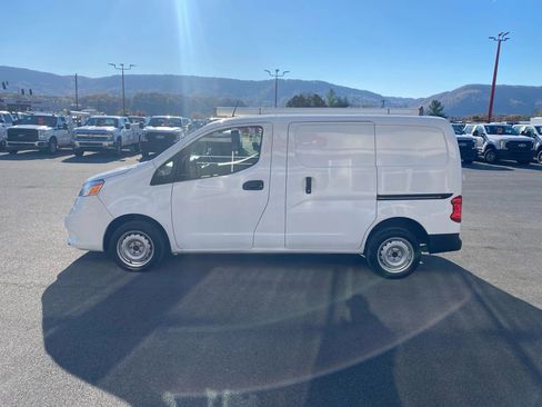 Used 2020 Nissan NV200 S image 5