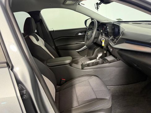 Used 2024 Chevrolet Trax LS w/ Driver Confidence Package FWD image 30