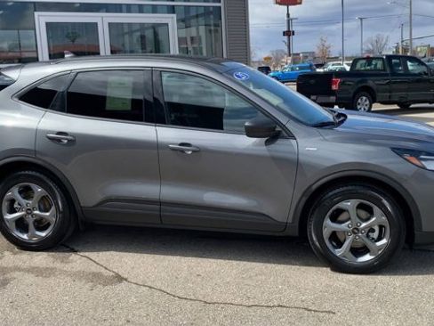 Certified 2025 Ford Escape ST-Line w/ Cold Weather Package image 3