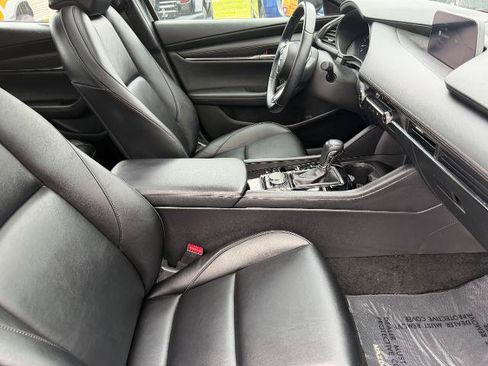 Used 2022 MAZDA MAZDA3 s FWD image 13