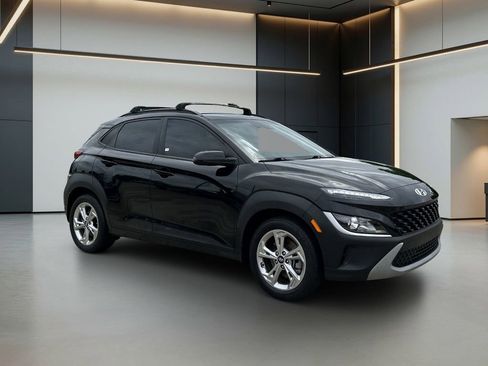 Certified 2022 Hyundai Kona SEL AWD/4WD image 7