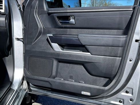 Used 2025 Toyota Sequoia Platinum image 12