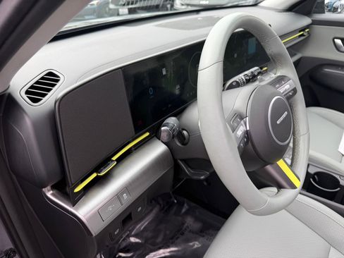 Used 2024 Hyundai Kona Limited FWD image 12