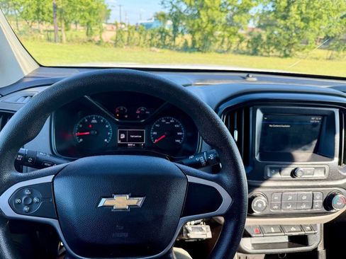 Used 2019 Chevrolet Colorado W/T w/ WT Convenience Package AWD/4WD image 18