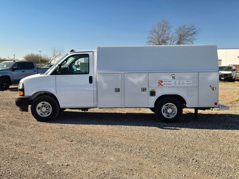 New 2025 Chevrolet Express 3500 w/ Power Convenience Package image 6