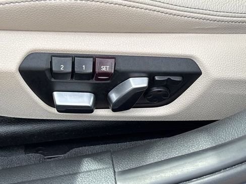 Used 2017 BMW 330i Sedan RWD image 18