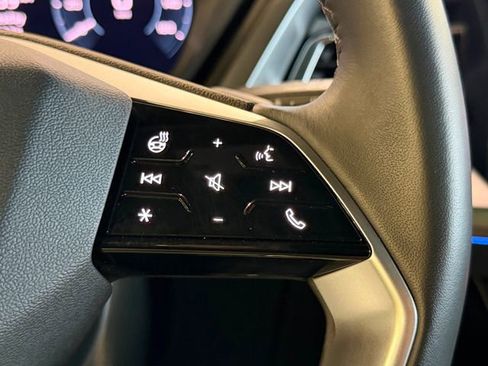 Used 2024 Audi Q4 e-tron Prestige w/ Black Optic Package image 27