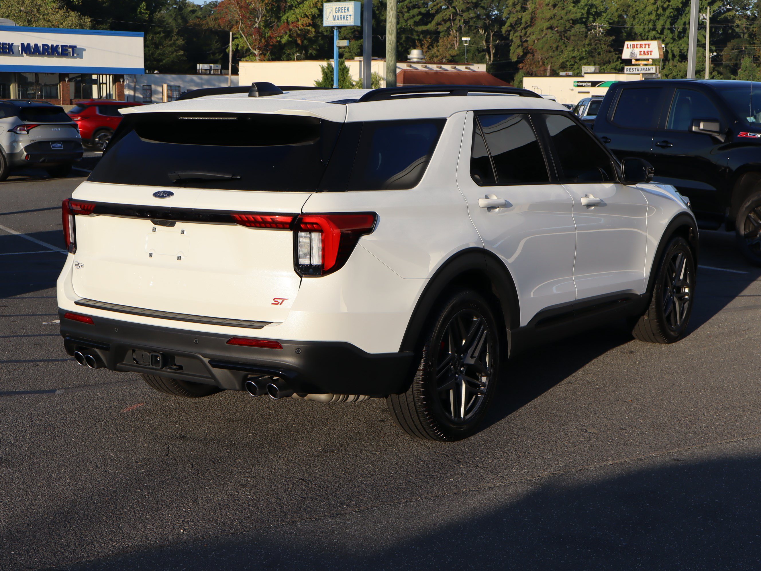 Used 2026 Ford Explorer ST AWD/4WD image 10