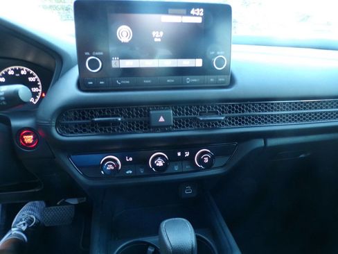 Used 2024 Honda HR-V LX image 10