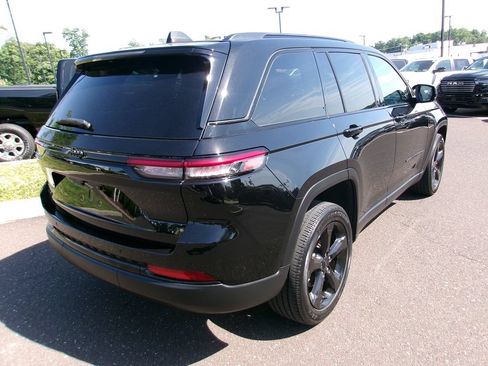 Certified 2023 Jeep Grand Cherokee Altitude AWD/4WD image 3