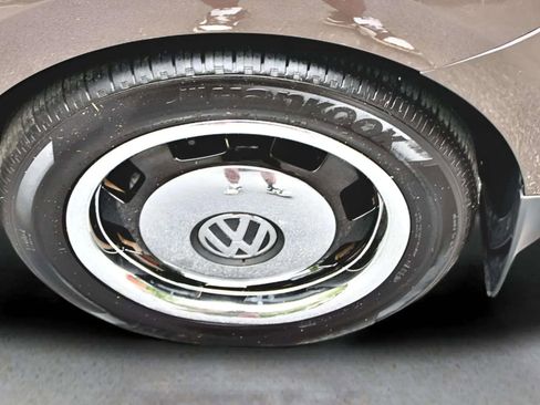 Used 2013 Volkswagen Beetle 2.5 image 32