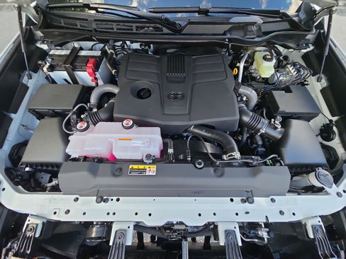 New 2026 Toyota Tundra Limited AWD/4WD image 27