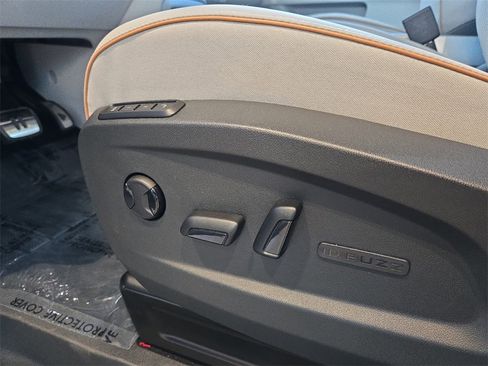 New 2025 Volkswagen ID. Buzz 1st Edition image 15