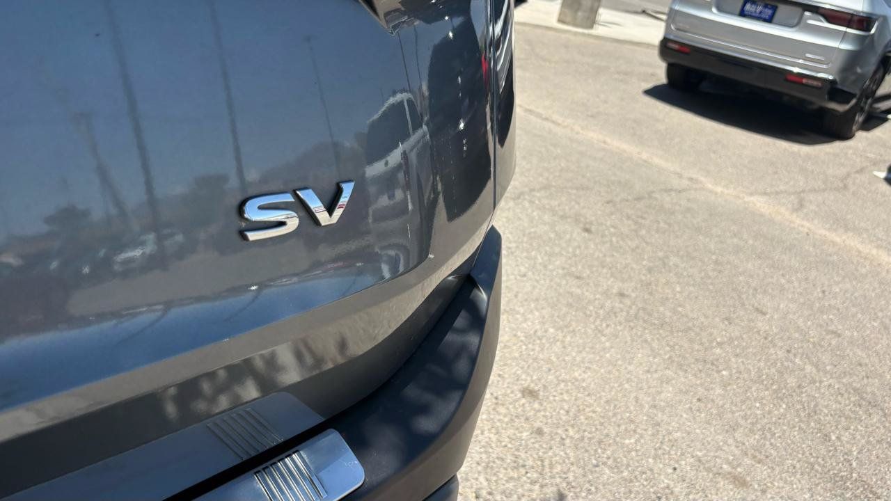 Used 2022 Nissan Rogue SV FWD image 8