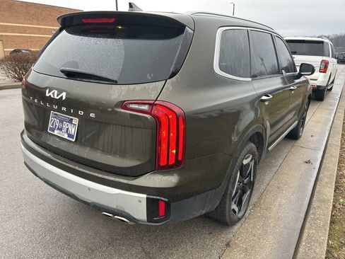 Used 2024 Kia Telluride S image 3