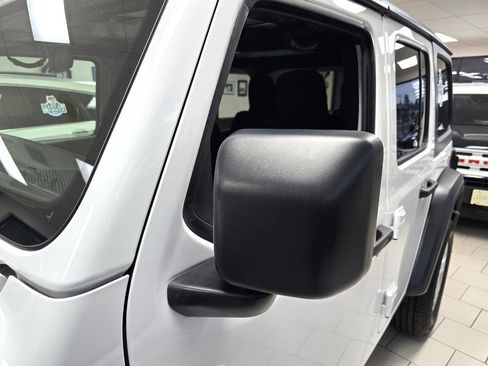 Used 2022 Jeep Wrangler Unlimited Sport image 19