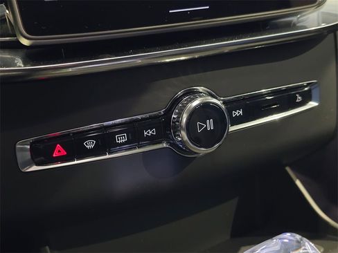 New 2026 Volvo XC90 B6 Ultra w/ Protection Package image 27