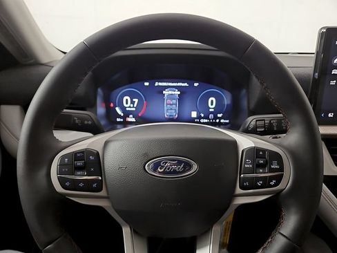 Used 2026 Ford Explorer Active w/ Active Comfort Package RWD image 17
