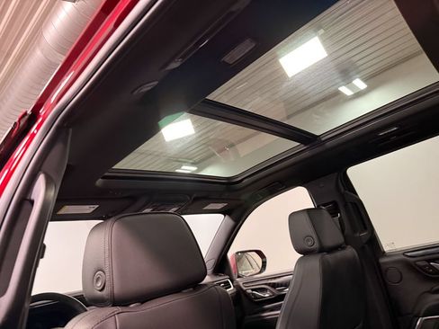 Used 2023 GMC Yukon Denali AWD/4WD image 11