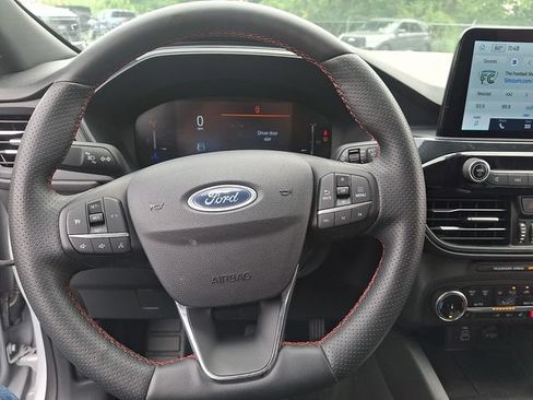 Certified 2025 Ford Escape ST-Line Select AWD/4WD image 31