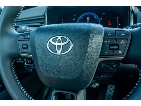 Used 2026 Toyota Camry SE FWD image 28