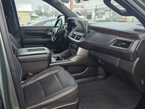 Used 2023 Chevrolet Suburban Premier RWD image 12