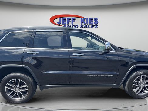 Used 2017 Jeep Grand Cherokee Limited AWD/4WD image 4