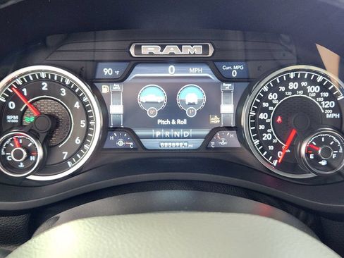 Used 2024 RAM 2500 Big Horn w/ Safety Group AWD/4WD image 20