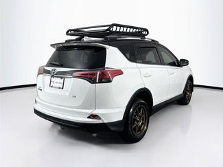 Used 2018 Toyota RAV4 LE FWD video 2