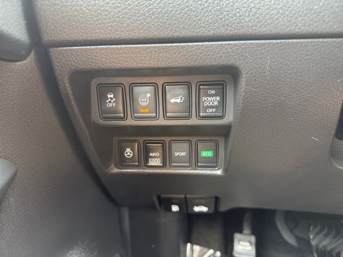 Used 2017 Nissan Rogue SL AWD/4WD image 29