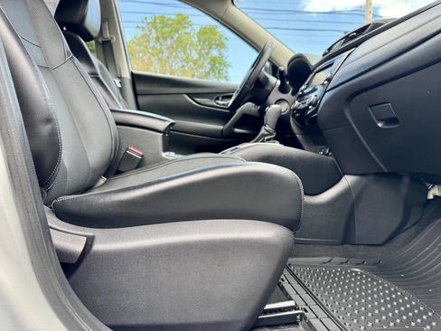 Used 2018 Nissan Rogue SL AWD/4WD image 26