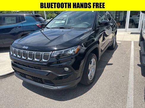 Used 2022 Jeep Compass Latitude AWD/4WD image 3