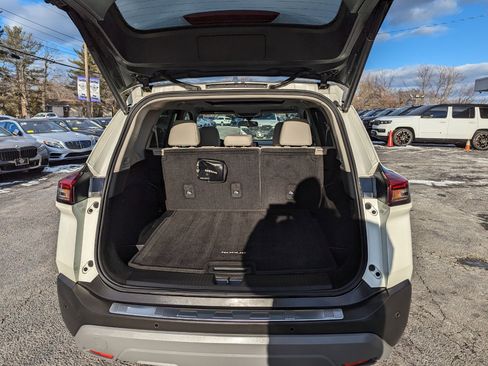 Used 2021 Nissan Rogue SV w/ Premium Package image 38