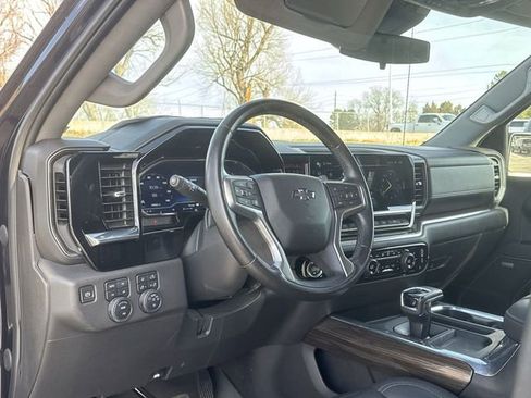 Certified 2022 Chevrolet Silverado 1500 LT Trail Boss w/ LT Trail Boss Premium Package image 19