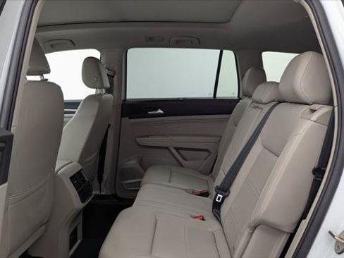 Used 2023 Volkswagen Atlas SE w/ Panoramic Sunroof Package FWD image 19