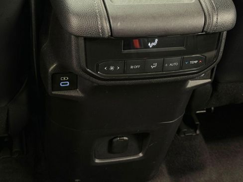 Used 2024 Toyota Grand Highlander AWD image 23