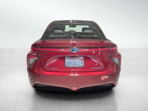 Used 2017 Toyota Mirai image 6
