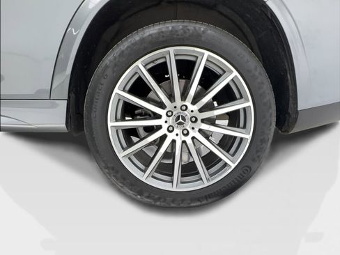 Used 2025 Mercedes-Benz GLS 450 4MATIC image 12