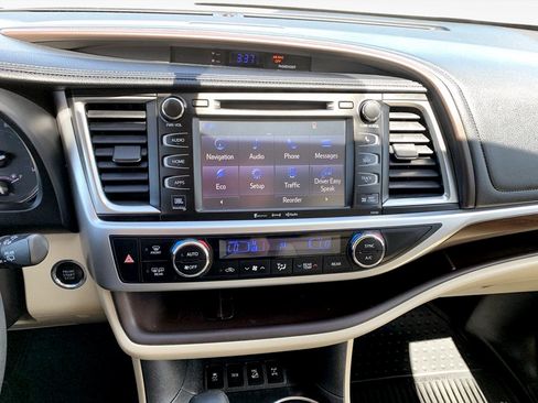 Used 2016 Toyota Highlander Limited AWD/4WD image 23