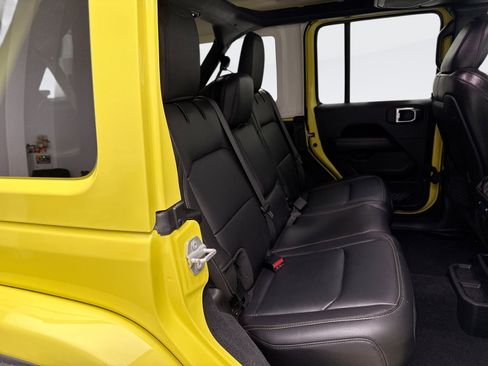 Used 2024 Jeep Wrangler Unlimited Sahara w/ Technology Group image 18