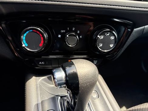 Used 2022 Honda HR-V LX image 30