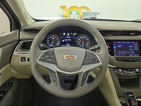 Used 2021 Cadillac XT5 Premium Luxury image 15