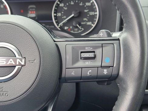 Used 2023 Nissan Rogue SV w/ SV Premium B Package image 32