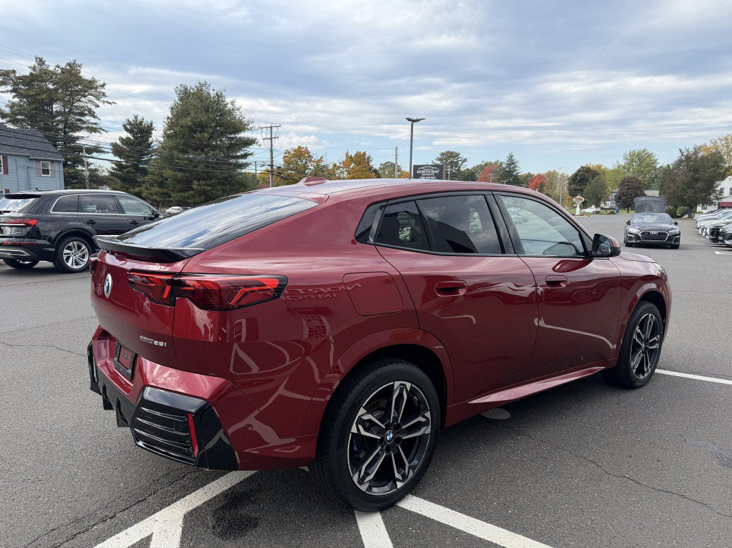 Used 2025 BMW X2 xDrive28i w/ Premium Package AWD/4WD image 8