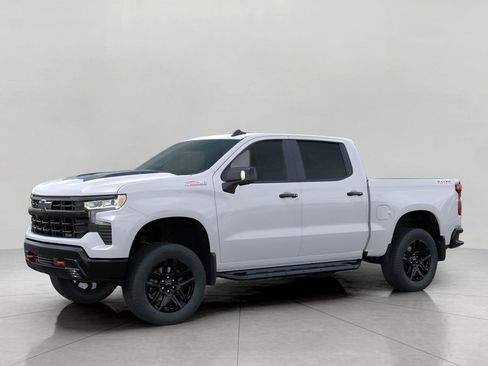 Used 2026 Chevrolet Silverado 1500 LT Trail Boss w/ LT Trail Boss Premium Package AWD/4WD image 2