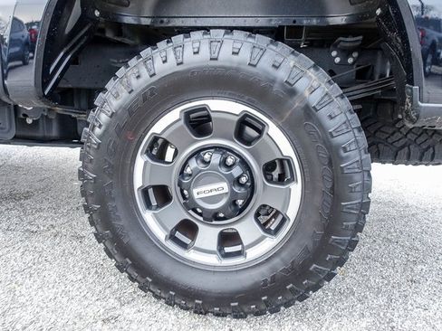 Used 2023 Ford F250 Lariat w/ Tremor Off-Road Package image 19