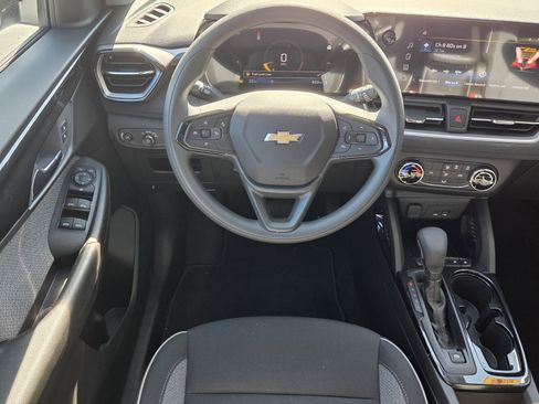Used 2026 Chevrolet TrailBlazer LS FWD image 5